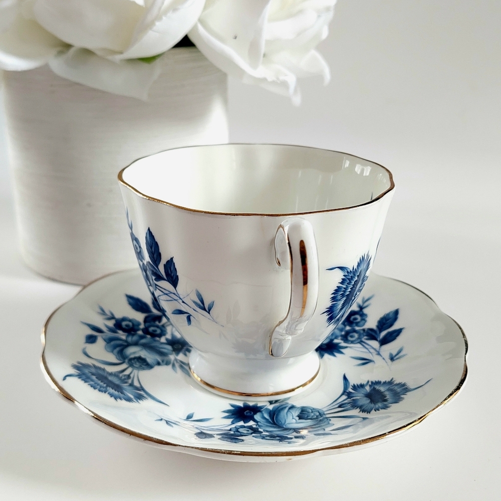 Blue and White English Bone China Tea Cup Blue Rose Pattern Made in England - Picture 6 of 9
